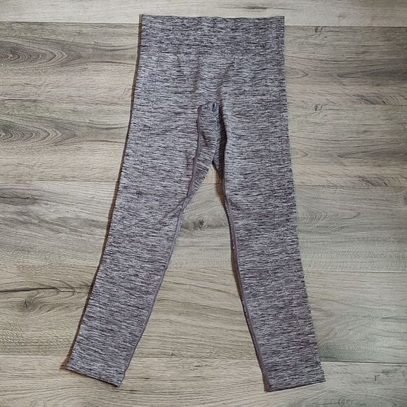 Under Armour Cropped Leggings - Picture 2 of 5